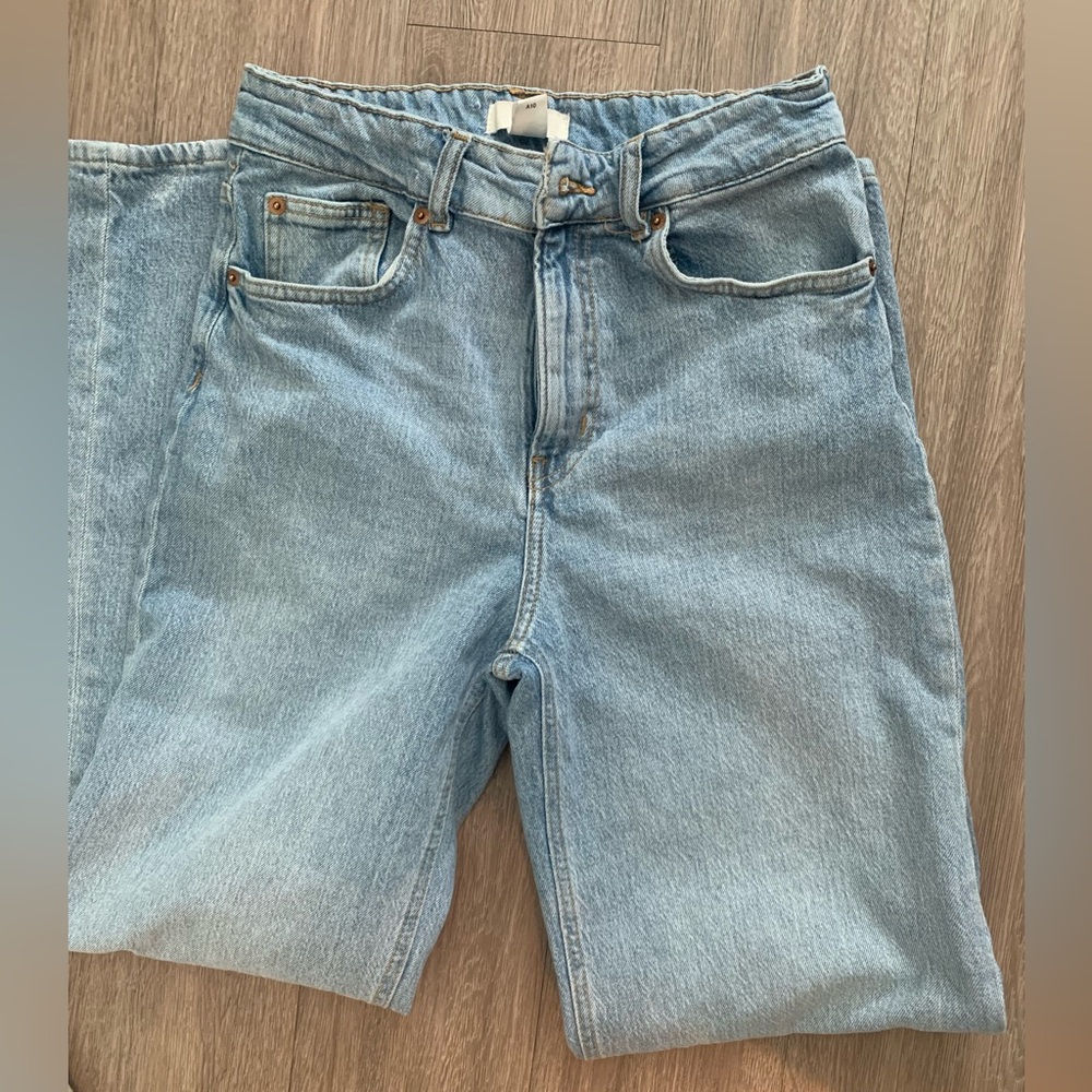 Women's | straight| blue jeans | size 8 💙 - Picture 4 of 5